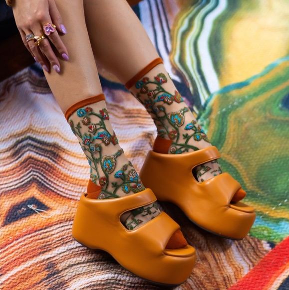 Tree of Life Sheer Crew Sock - Picture 8 of 8